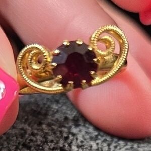 Gold Tone and Red Gemstone‎ Ring